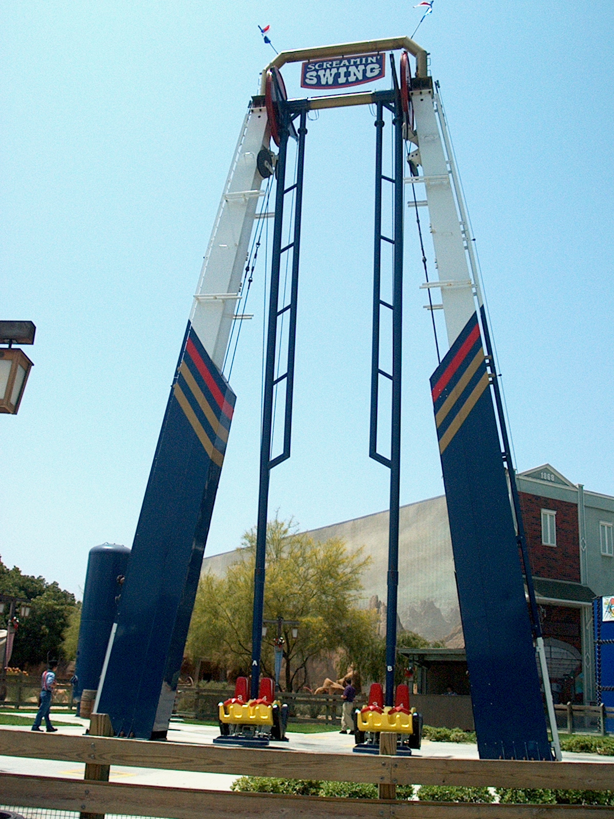 Screamin' Swing (Knott's Berry Farm) Coasterpedia The Roller