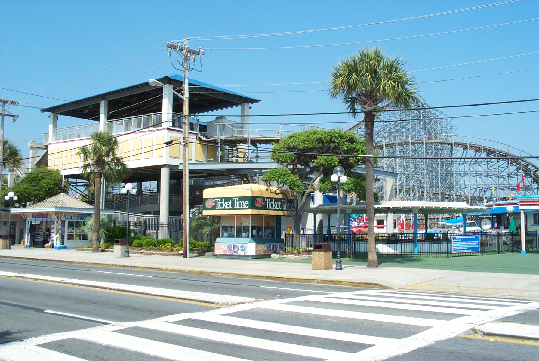 Hurricane (Myrtle Beach Pavilion) Coasterpedia The Roller Coaster