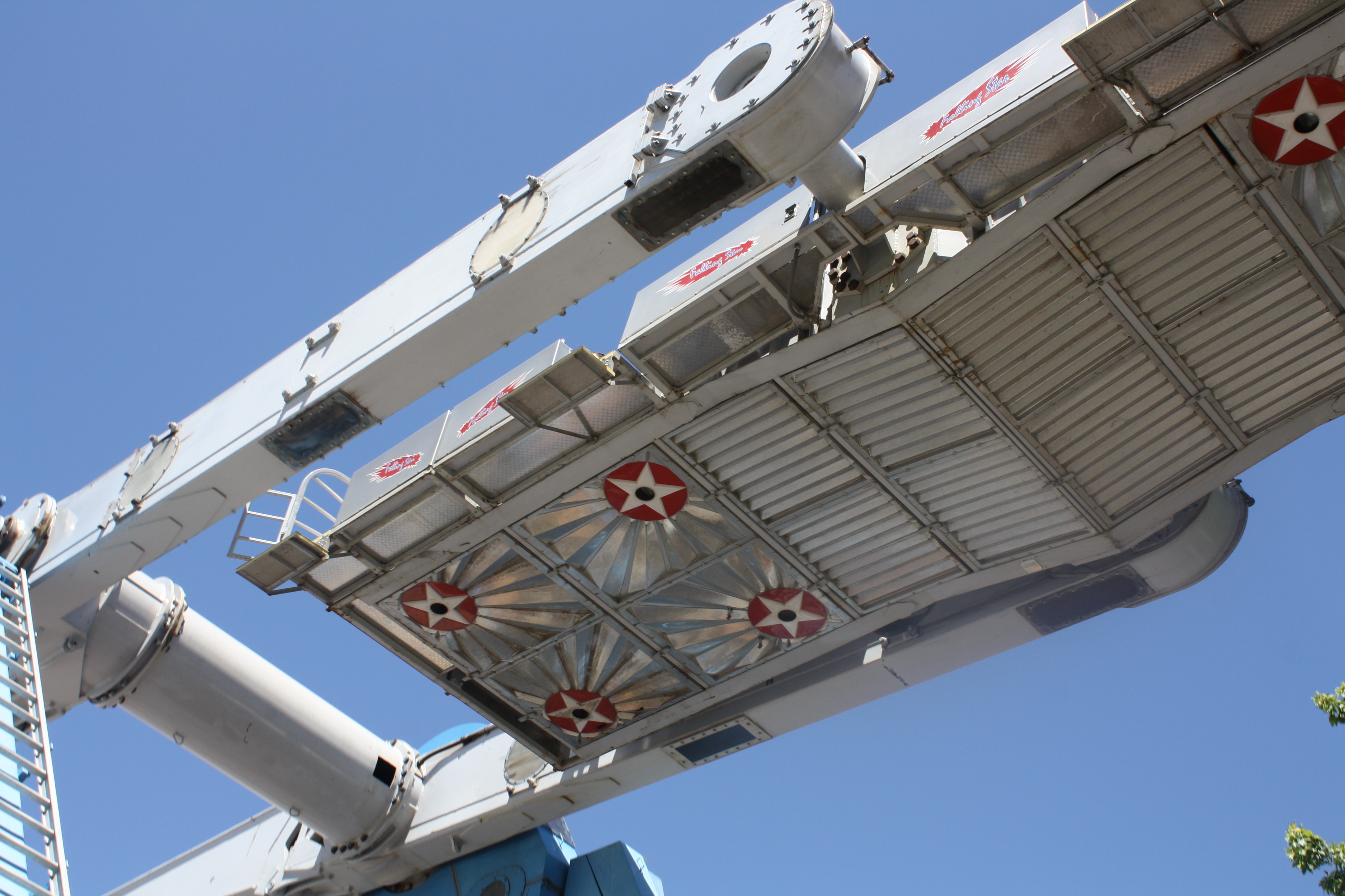 Falling Star (Cliff's Amusement Park) - Coasterpedia - The