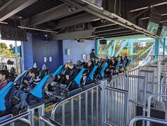 Electric Eel (SeaWorld San Diego) - Coasterpedia - The Roller Coaster