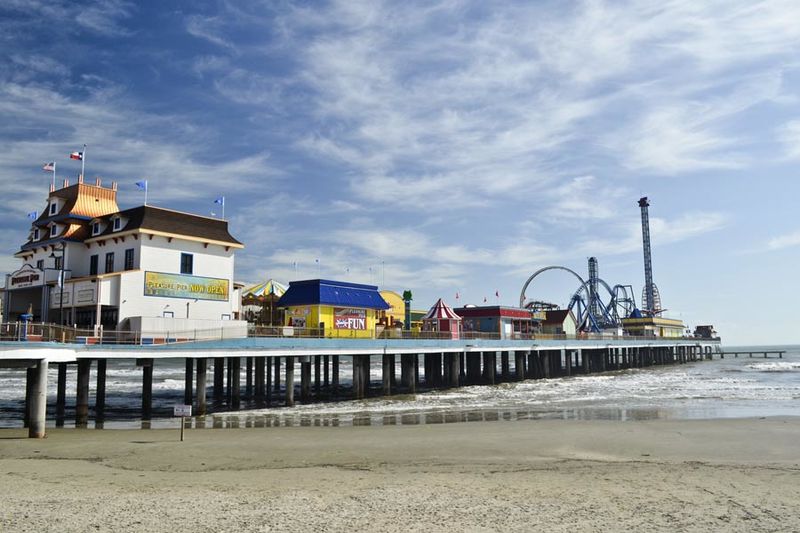 Galveston Island Historic Pleasure Pier Coasterpedia The Roller Coaster and Flat Ride Wiki