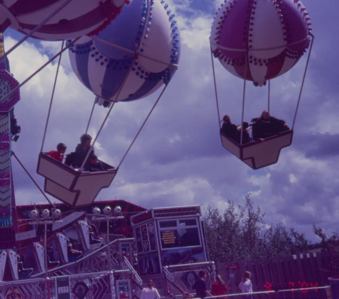 File:Balloon Race (Flambards) 2004 01.jpg