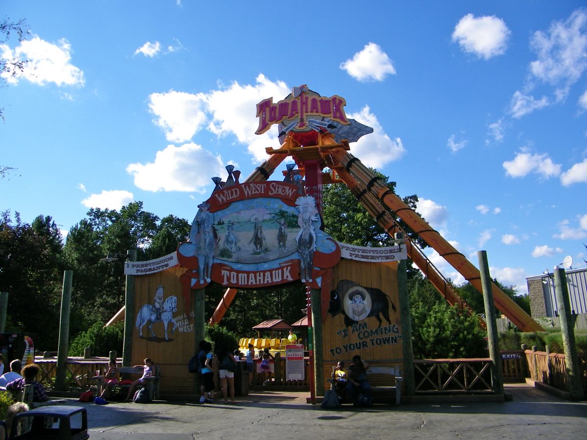 Tomahawk (Six Flags New England) Coasterpedia The Roller Coaster