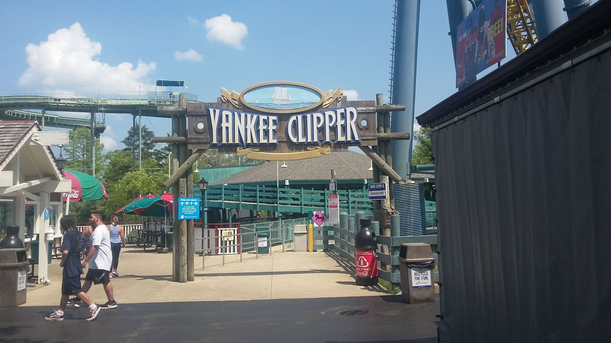 Aquaman Splashdown (Six Flags Great America) Coasterpedia The Roller Coaster and Flat Ride Wiki