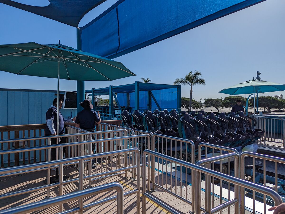 File:Emperor (SeaWorld San Diego) 2023 07.jpg - Coasterpedia - The