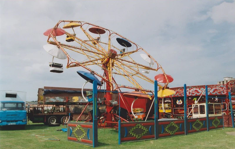 File:Paratrooper (Spencer Hiscoe) 1992 01.jpg