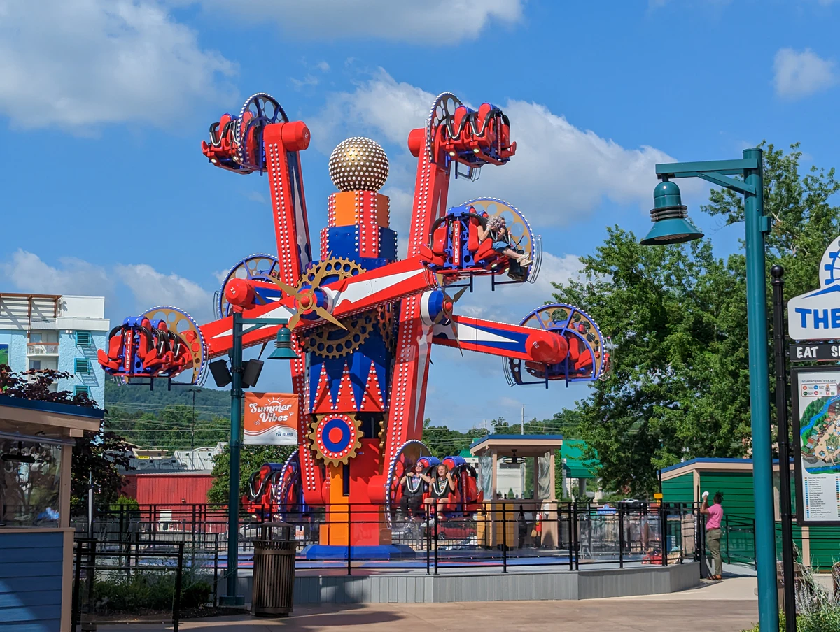 Clockwork (Island in Pigeon Forge) - Coasterpedia - The