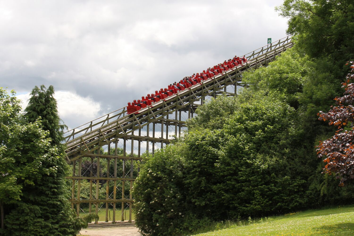 Ultimate (Lightwater Valley) - Coasterpedia - The Roller Coaster and ...