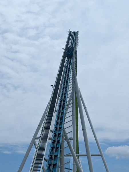 File:Fury 325 (Carowinds) 2023-06 10.jpg