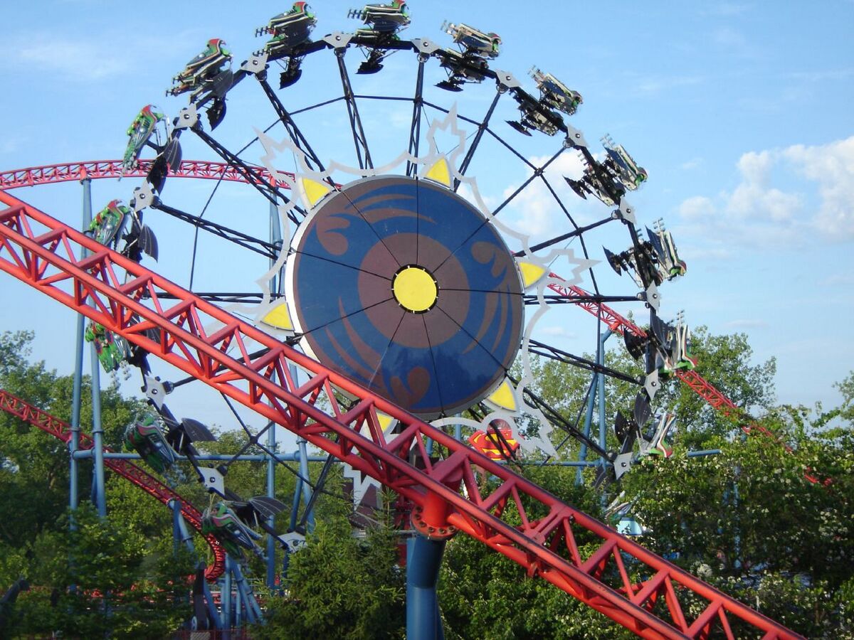 Nightwing (Six Flags New England; opened 2000) Coasterpedia The