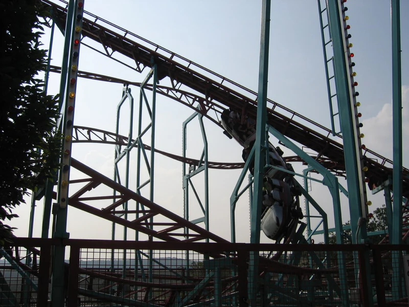 File:Thunderbolt (Celebration City) 2004 01.jpg