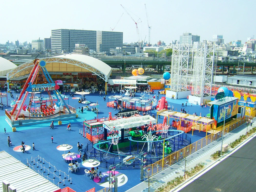 ドラえもんSouthern Funk Playas Daidarasaurus (ダイダラザウルス) at Expo Park in Japan. This